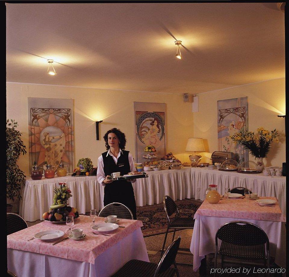 Hotel & Loisir Le Ruote Roveleto Bagian luar foto